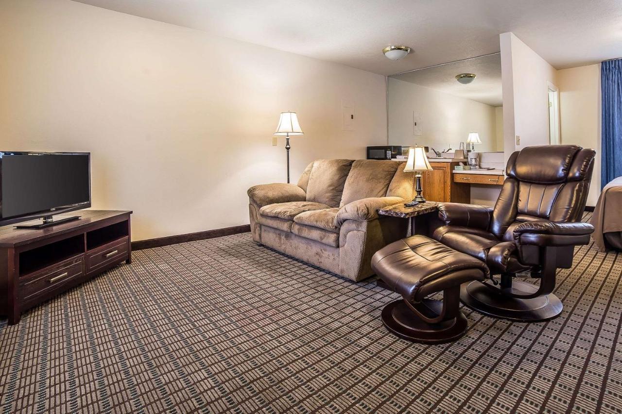 Econo Lodge Inn & Suites Logan Zewnętrze zdjęcie