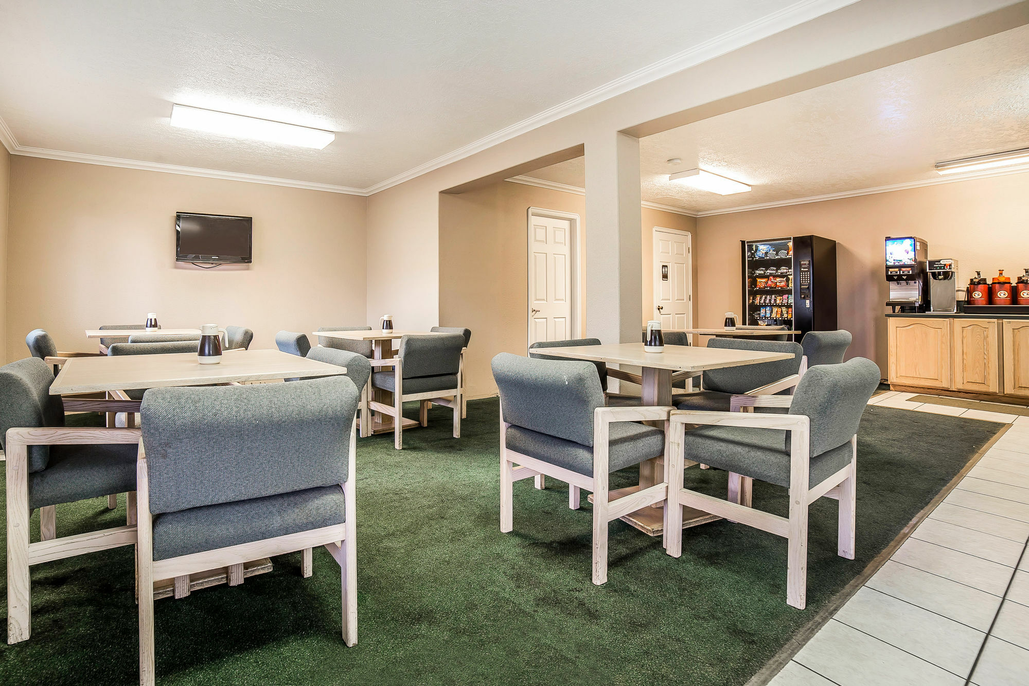 Econo Lodge Inn & Suites Logan Zewnętrze zdjęcie