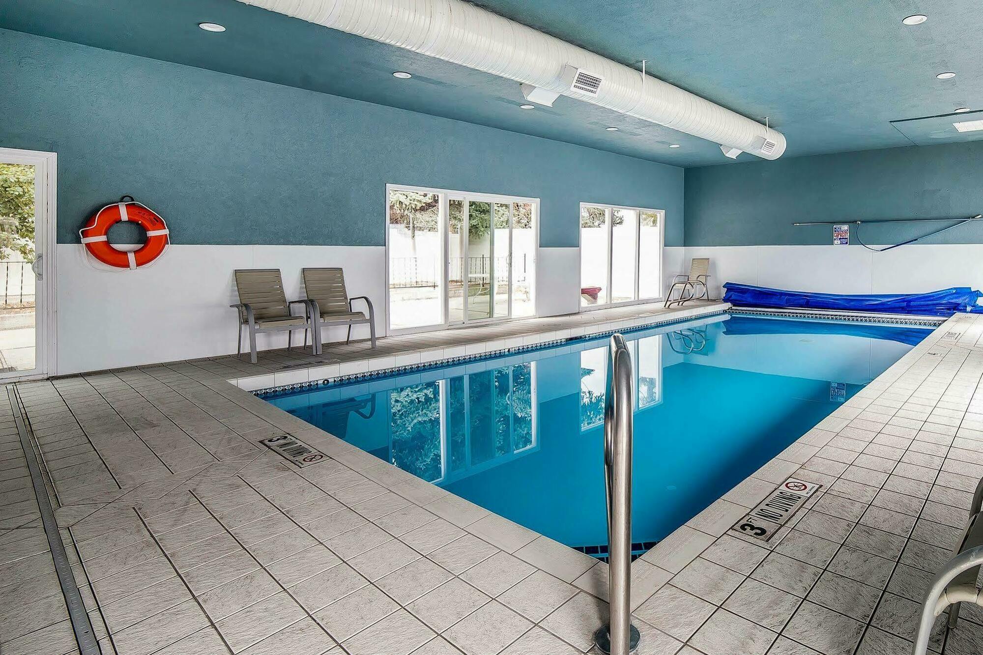Econo Lodge Inn & Suites Logan Zewnętrze zdjęcie